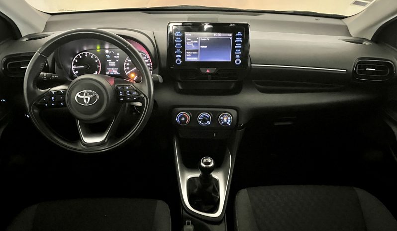 Toyota Yaris Comfort Plus completo